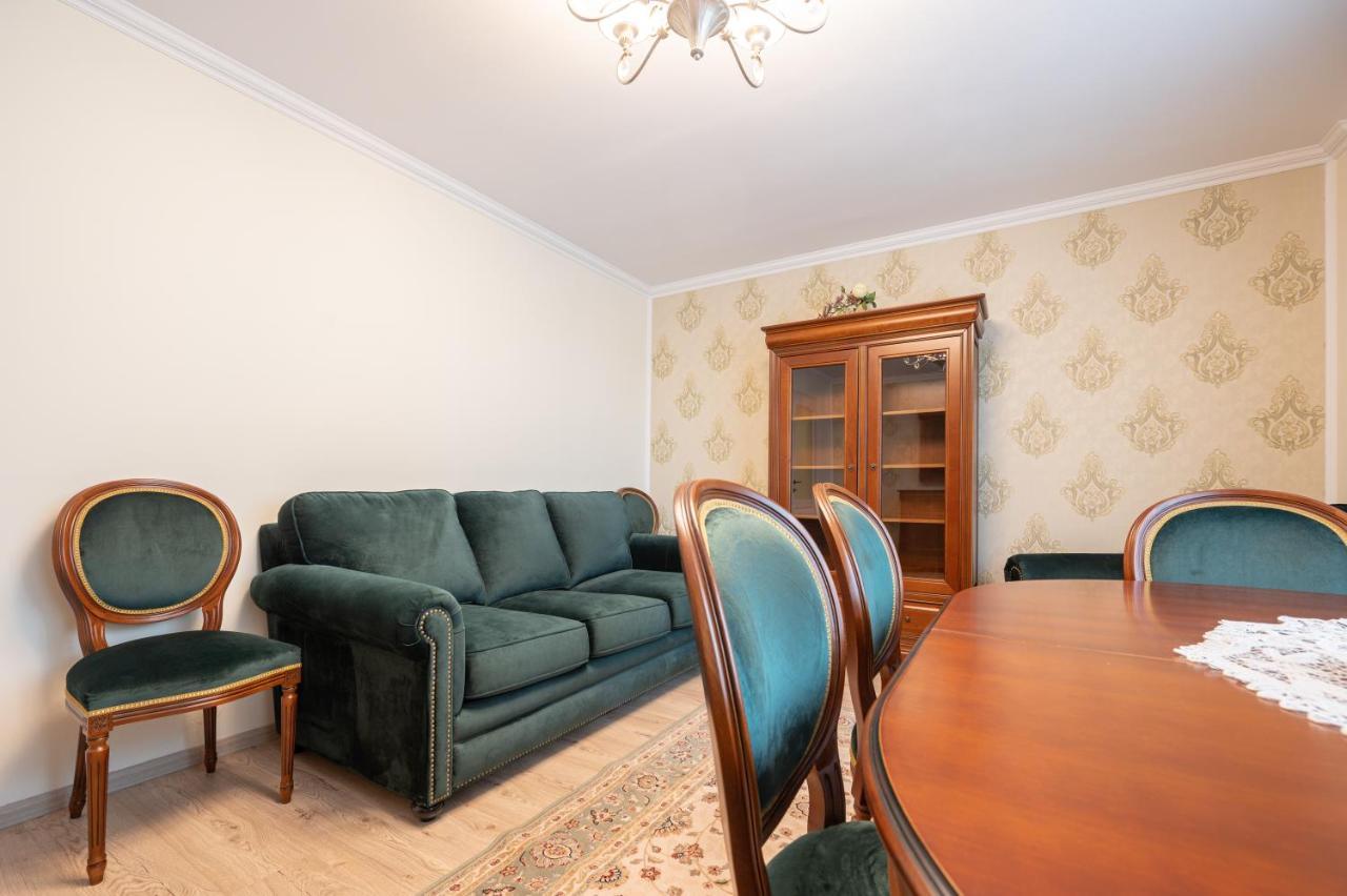 Dragos Flat Leilighet Oradea Eksteriør bilde