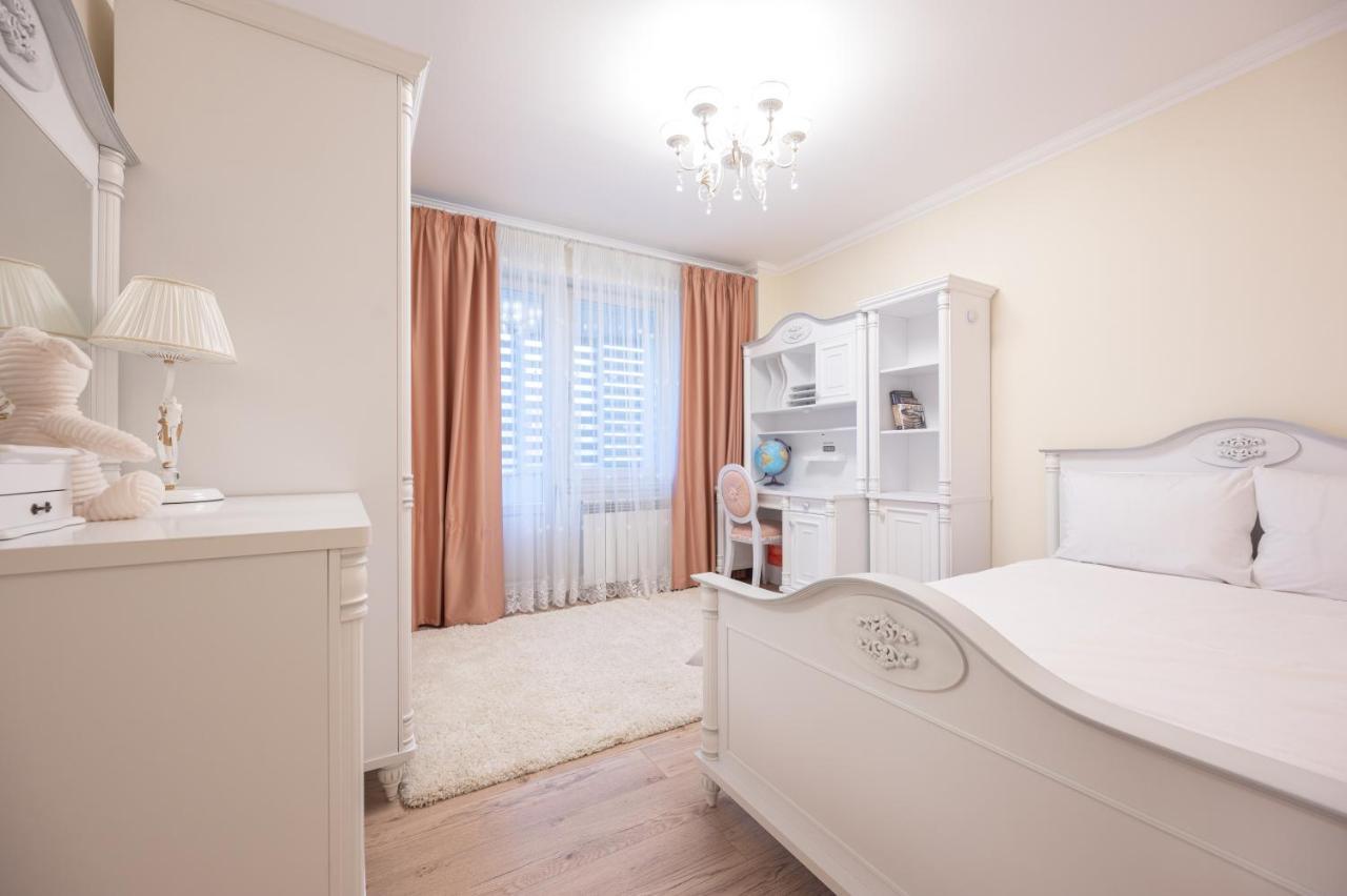Dragos Flat Leilighet Oradea Eksteriør bilde